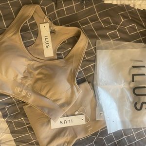 NEVER WORNED ILUS LUX INTENSIFY LEGGINGS & SPORTS BRA